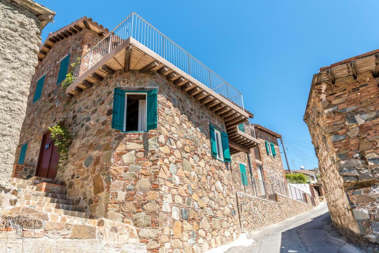 Farmakas Living Exterior foto