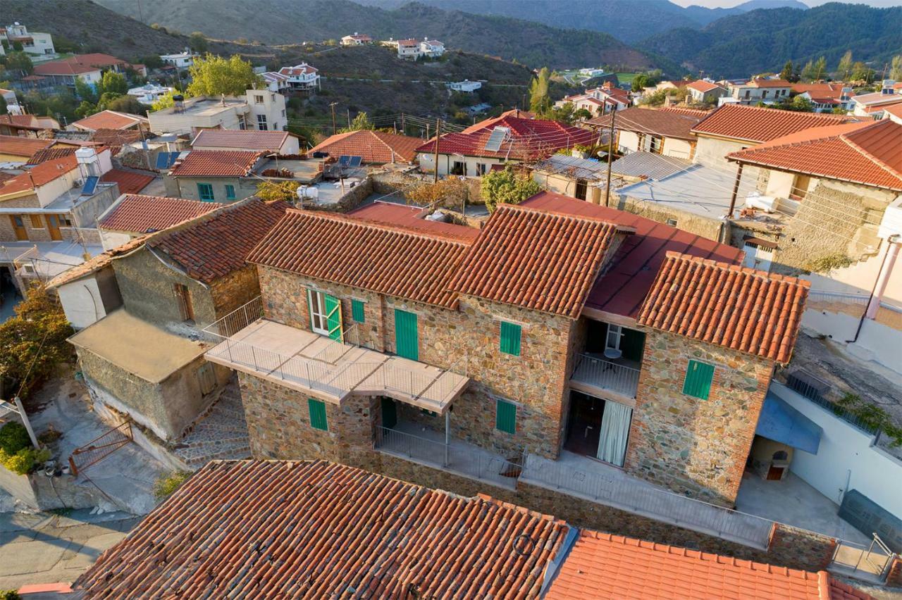 Farmakas Living Exterior foto