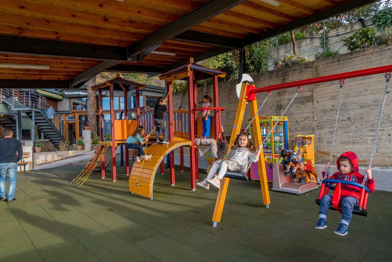 Farmakas Living Exterior foto