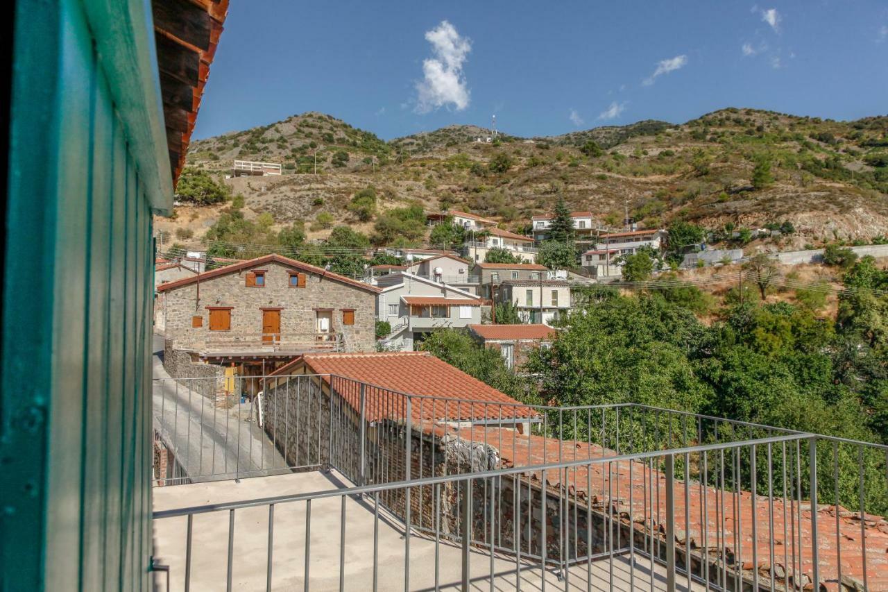 Farmakas Living Exterior foto